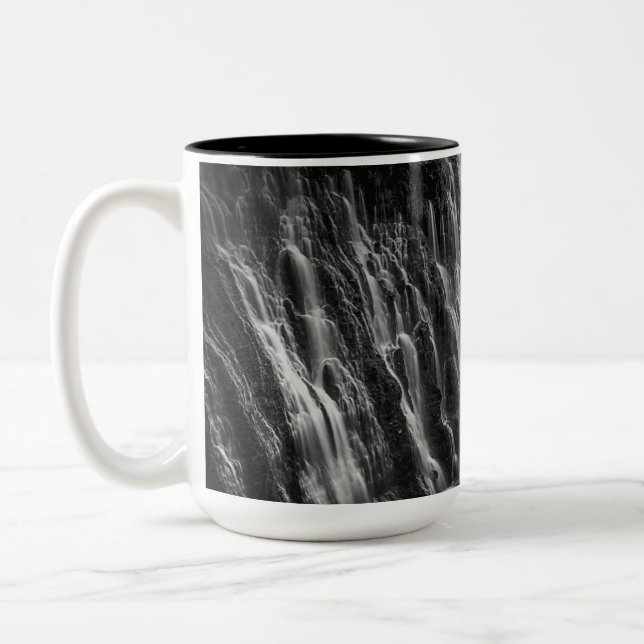 Caneca De Café Em Dois Tons Burney cai em preto e branco (Esquerda)