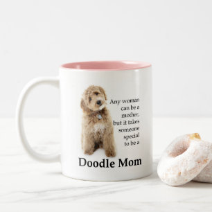 Caneca De Café Em Dois Tons Cachorro de Doodle Mãe