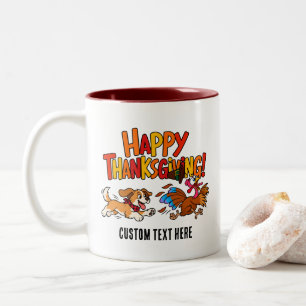 Caneca De Café Em Dois Tons Cachorro Engraçado Perseguindo Peru Feliz Dia de A