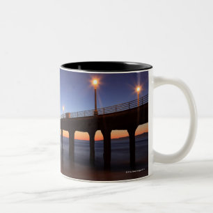 Caneca De Café Em Dois Tons Cais no por do sol, Califórnia de Manhattan Beach