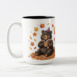 Caneca De Café Em Dois Tons Camiseta de outono aconchegante do urso de especia