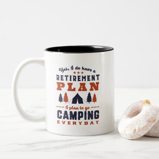 Caneca De Café Em Dois Tons Campanha e caminhada de plano de aposentadoria inc (Com Donut)