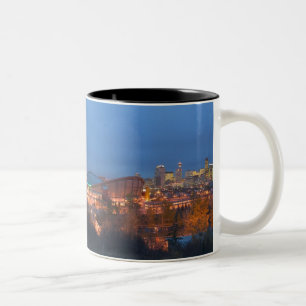 Caneca De Café Em Dois Tons Canadá, Alberta, Calgary: panorama da cidade a par