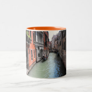Caneca De Café Em Dois Tons Canal em Veneza, Itália