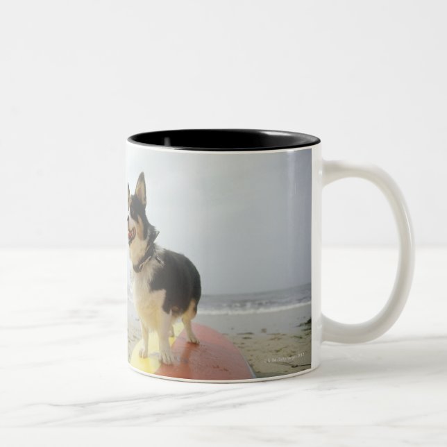 Caneca De Café Em Dois Tons Cão na prancha (Direita)