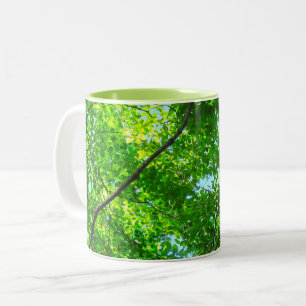 Caneca De Café Em Dois Tons Capa de Ramificações Verdes e Folhosas com Céu Azu