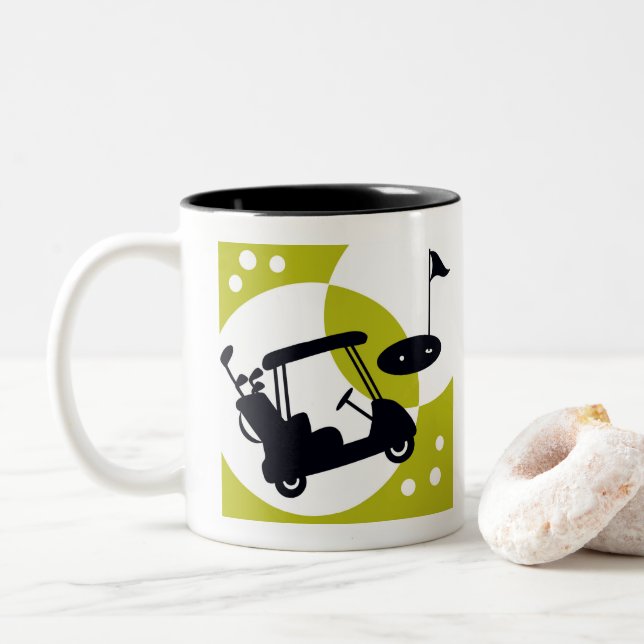 Caneca De Café Em Dois Tons Carrinho de golfe, clubes e verdes (Com Donut)