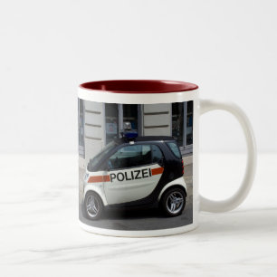 Caneca De Café Em Dois Tons carro de polícia esperto