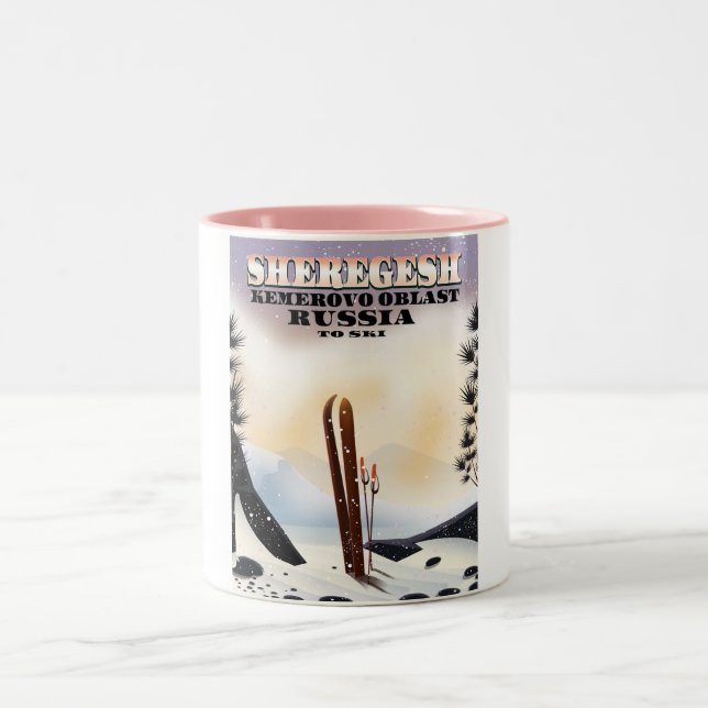 Caneca De Café Em Dois Tons Cartaz de viagem de esqui Sheregesh Rússia. (Centro)