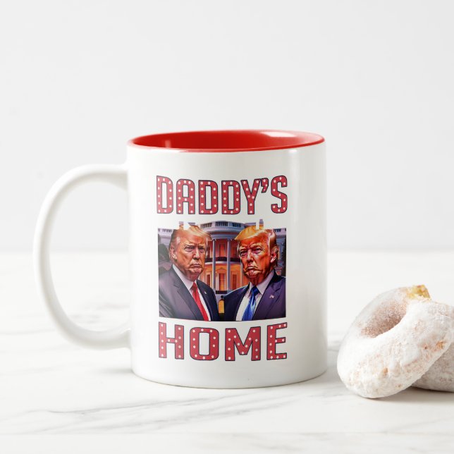 Caneca De Café Em Dois Tons Casa Branca de Trump Daddys 2024 (Com Donut)