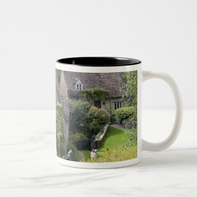 Caneca De Café Em Dois Tons casas de pedra Cotswold na aldeia de (Direita)