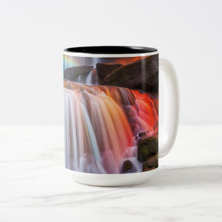 Caneca De Café Em Dois Tons Cascata