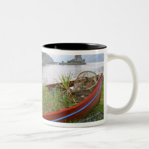 Caneca De Café Em Dois Tons Castelo Eilean Donan, Escócia. O famoso Eilean 4