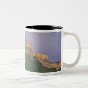 Caneca De Café Em Dois Tons Castelo Spissky na névoa, Eslováquia