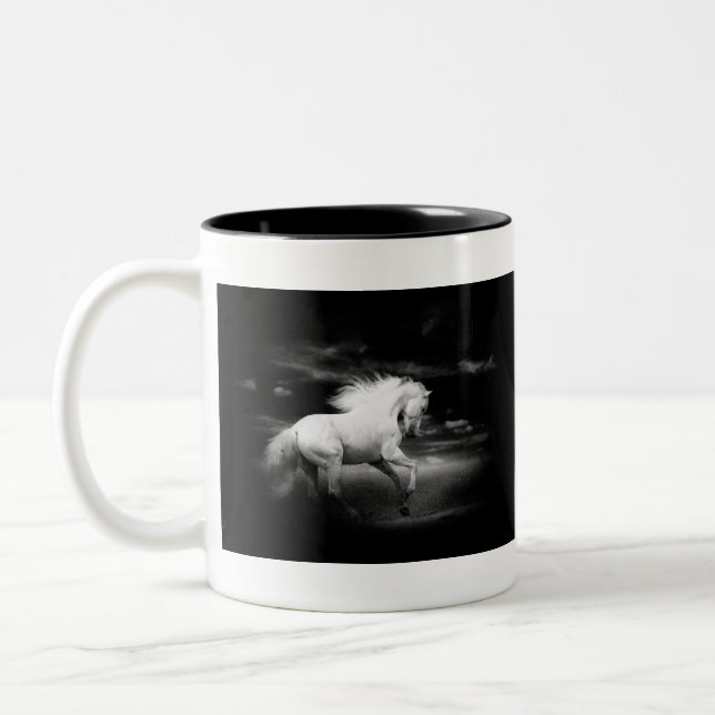 Caneca De Café Em Dois Tons Cavalo Branco em Preto e Branco (Esquerda)