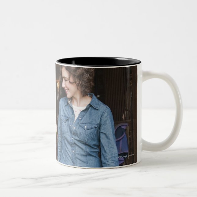 Caneca De Café Em Dois Tons Cavalo principal da mulher (Direita)