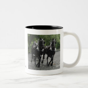 Caneca De Café Em Dois Tons Cavalos De Rascunho Em Fase