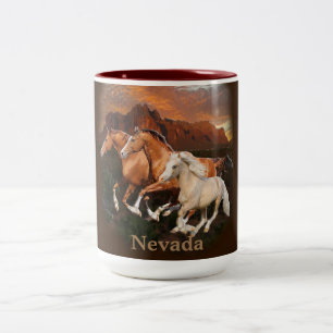 Caneca De Café Em Dois Tons Cavalos Selvagens