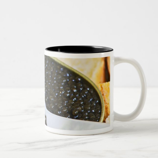 Caneca De Café Em Dois Tons Caviar preto e uma colher de madrepérola para (Direita)