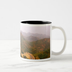 Caneca De Café Em Dois Tons Cenário colorido na Grande Muralha da China em
