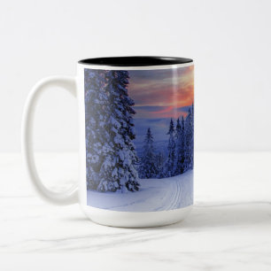 Caneca De Café Em Dois Tons Cenário de inverno