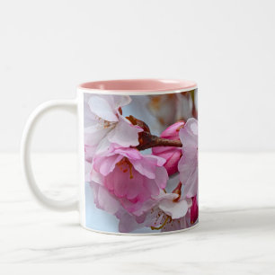 Caneca De Café Em Dois Tons Cereja rosa floresce