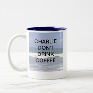 CANECA DE CAFÉ EM DOIS TONS CHARLIE NÃO BEBE O CAFÉ
