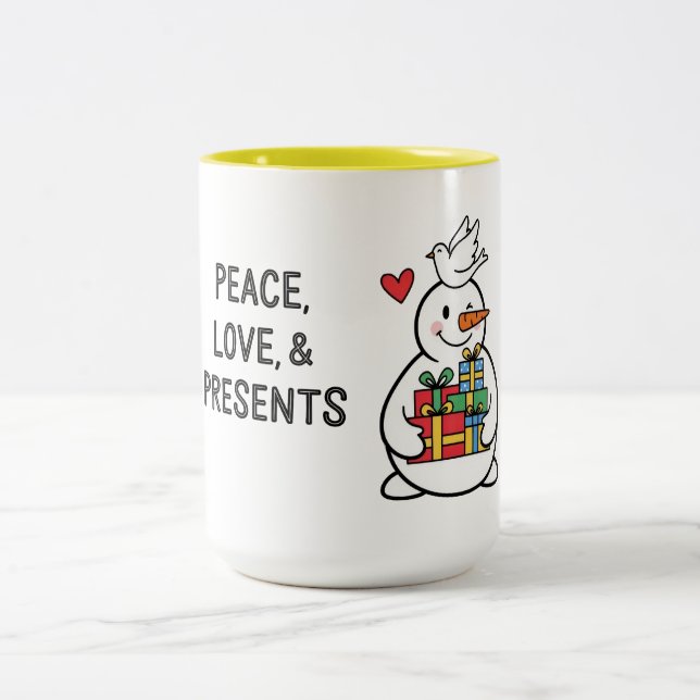 Caneca De Café Em Dois Tons Cheerful Snowman with Gifts (Centro)