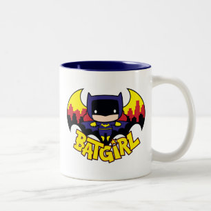 Caneca De Café Em Dois Tons Chibi Batgirl com o Skyline & logotipo Gotham