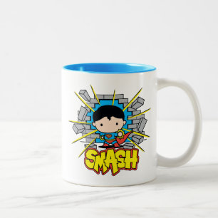 Caneca De Café Em Dois Tons Chibi Super-Homem Esmagando Pela Parede De Brick