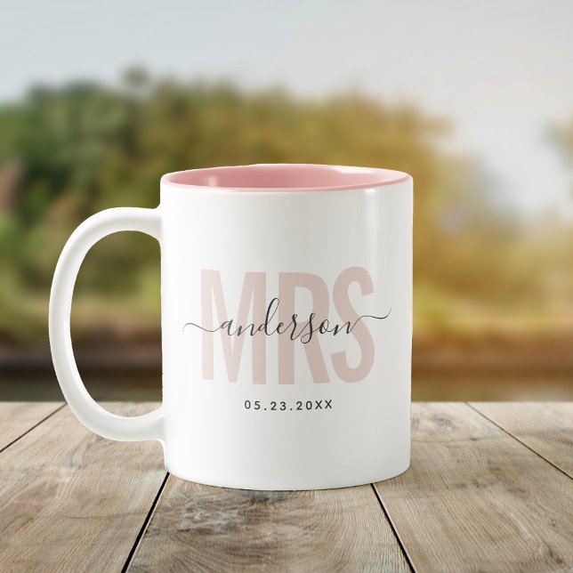 Caneca De Café Em Dois Tons Chic Novo Nome Personalizado da Sra Data do Casame (Criador carregado)