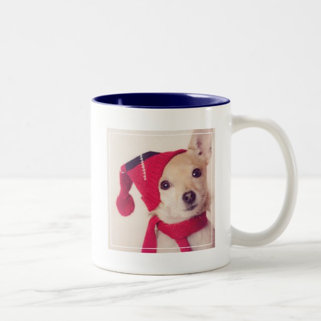Caneca De Café Em Dois Tons Chihuahua no boné do inverno (Direita)