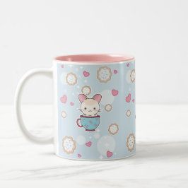Caneca De Café Em Dois Tons Chinchila de Kawaii no Teacup com biscoitos e