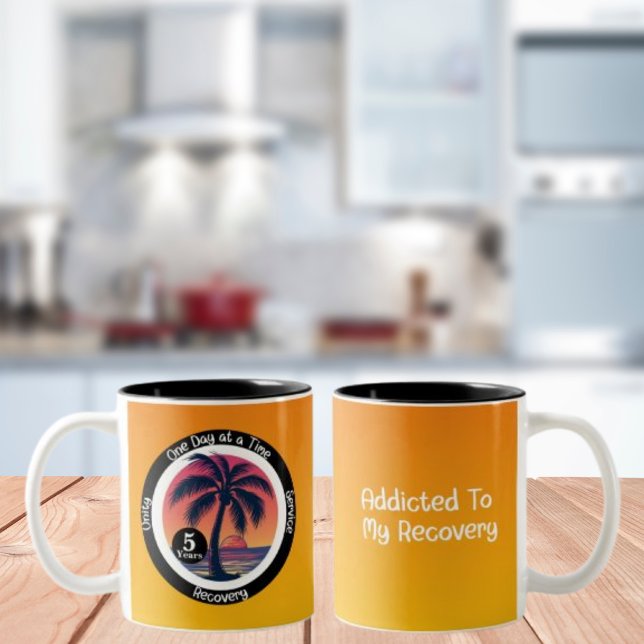 Caneca De Café Em Dois Tons Chip de Aniversário Tropical de 12 Etapas Personal (Criador carregado)