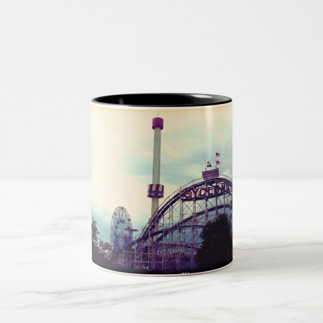 Caneca De Café Em Dois Tons Ciclone de Coney Island (Centro)