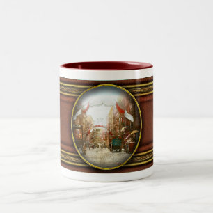 Caneca De Café Em Dois Tons Cidade - NY - A Festa de São Genero 1908