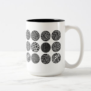 Caneca De Café Em Dois Tons Círculos decorativos - Preto e Branco