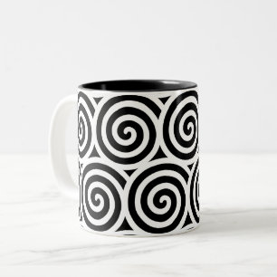 Caneca De Café Em Dois Tons Círculos Espirais Giratórios em Preto e Branco