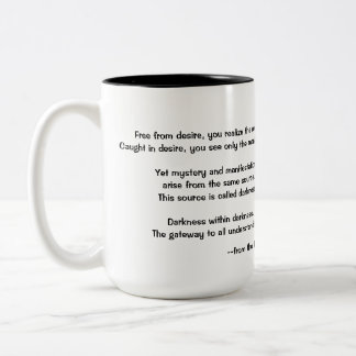 Caneca De Café Em Dois Tons Citação da escuridão do Tao Teh Ching