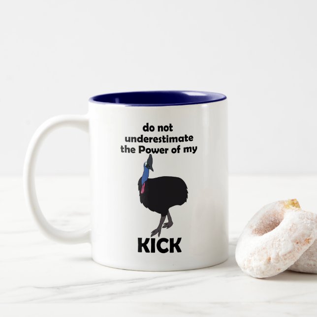 Caneca De Café Em Dois Tons Citação Divertida Poder de Chute do Pássaro Casuar (Com Donut)