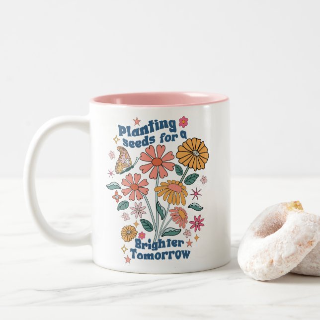 Caneca De Café Em Dois Tons Citação Floral Retro  (Com Donut)