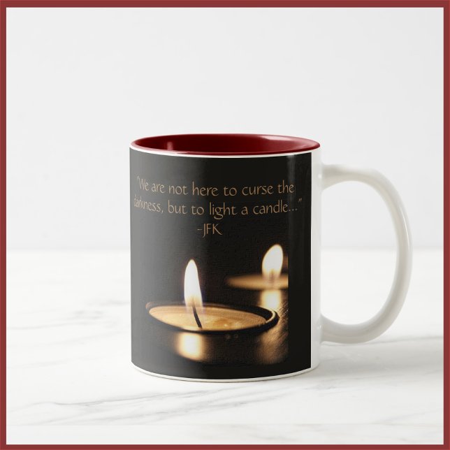Caneca De Café Em Dois Tons Citação Inspiracional Luz Uma Vela (Criador carregado)
