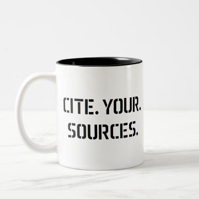 Caneca De Café Em Dois Tons cite suas fontes (Esquerda)