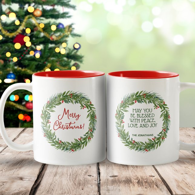 Caneca De Café Em Dois Tons Classic Holly Wreath Family Name Christmas (Make this Christmas memorable with our Classic Wreath Merry Christmas Coffee Mug.)