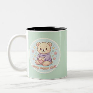 Caneca De Café Em Dois Tons Clube da Mamãe Aconchegante Design de Urso Teddy F