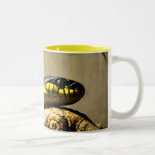 Caneca De Café Em Dois Tons Cobra preto e amarelo