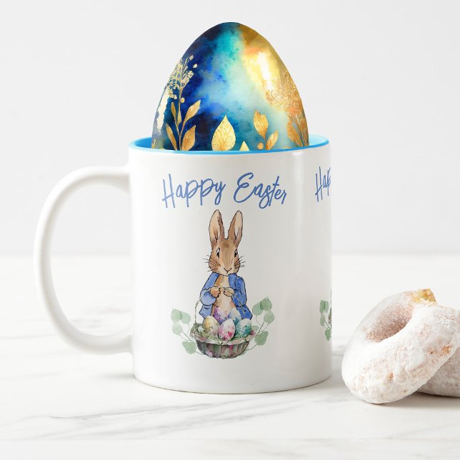 Caneca De Café Em Dois Tons Coelho da Páscoa (Pop an Easter egg in one of these Peter rabbit cups for a unique Easter gift.)