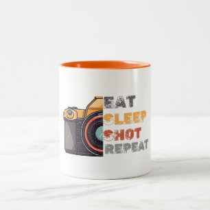 Caneca De Café Em Dois Tons Coma o tiro de sono repetindo o vintage