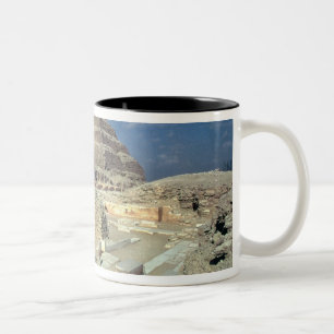 Caneca De Café Em Dois Tons Complexo de Djoser que inclui a pirâmide da etapa