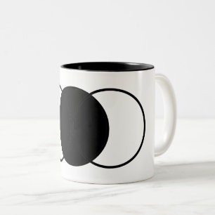 Caneca De Café Em Dois Tons Conjunto de encravamento dos círculos pretos e br